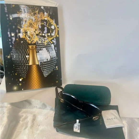 Gucci | Accessories | Gucci Gg Nwt Black Sunglasses Gold  display picture 1